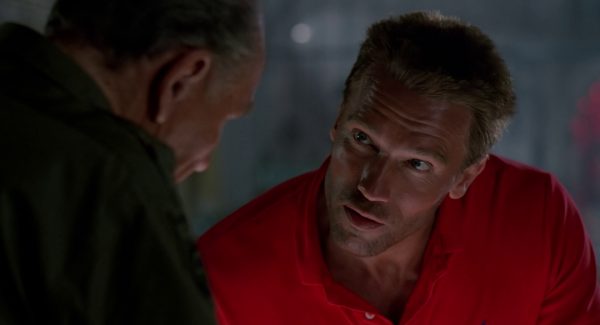 Mayor Dutch Schaefer (Arnold Schwarzenegger) Quelle: Blu-ray