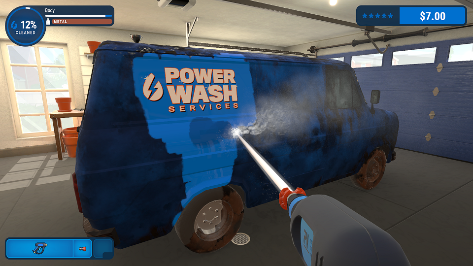 Ein Screenshot aus dem Powerwash Simulator, jemand reinigt einen Kleinbus